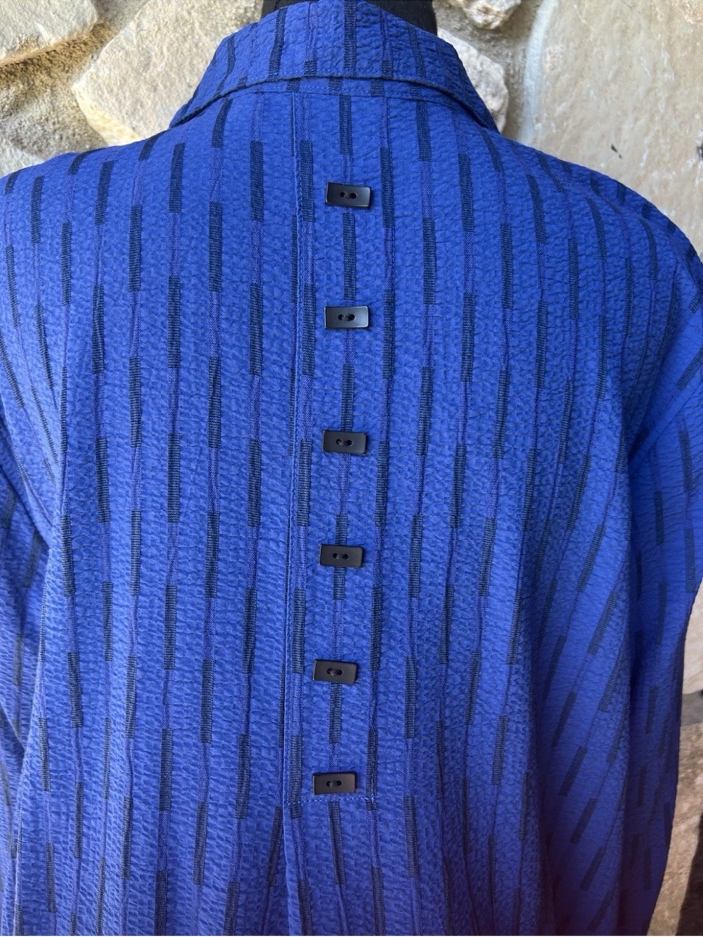 Habitat Tunic Shirt Top Large Blue Textured Decorative Buttons Shark Bite Hem EC - Picture 9 of 10